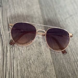 Round Gold Frame Aviator Sunnies With Gradient Lens